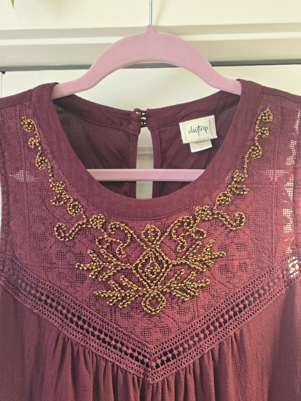 Daytrip Plum Beaded Yoke Sleeveless Camisole - Picture 4 of 5